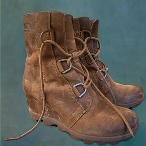 Sorel Women's Joan of Arctic Brown Lace Up Wedge Boots